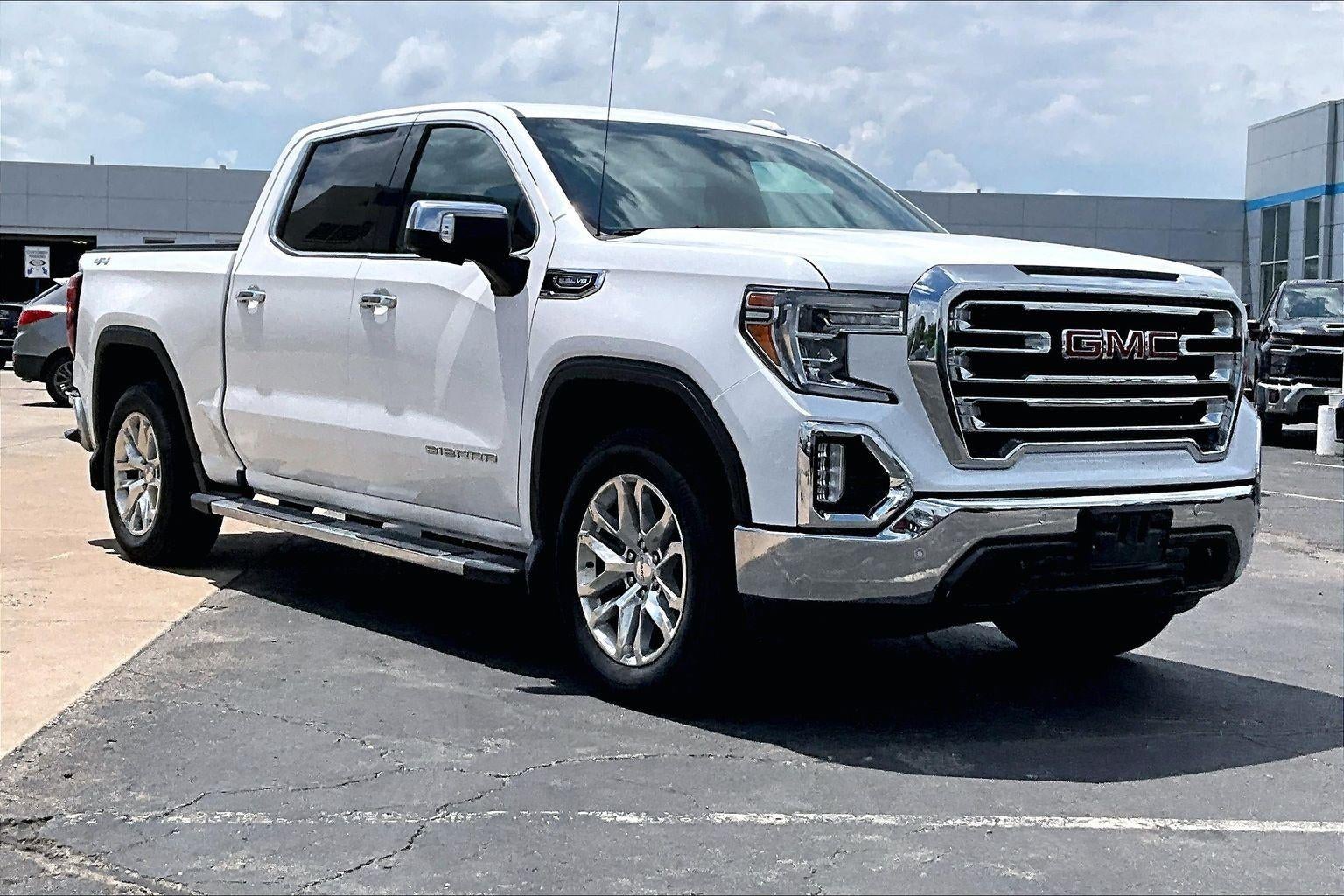 2019 GMC Sierra 4WD Crew Cab Short Box SLT's photo