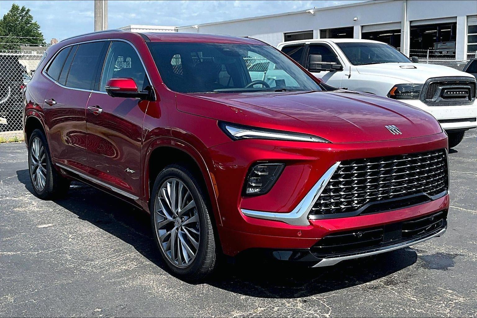 2025 Buick Enclave Avenir AWD's photo