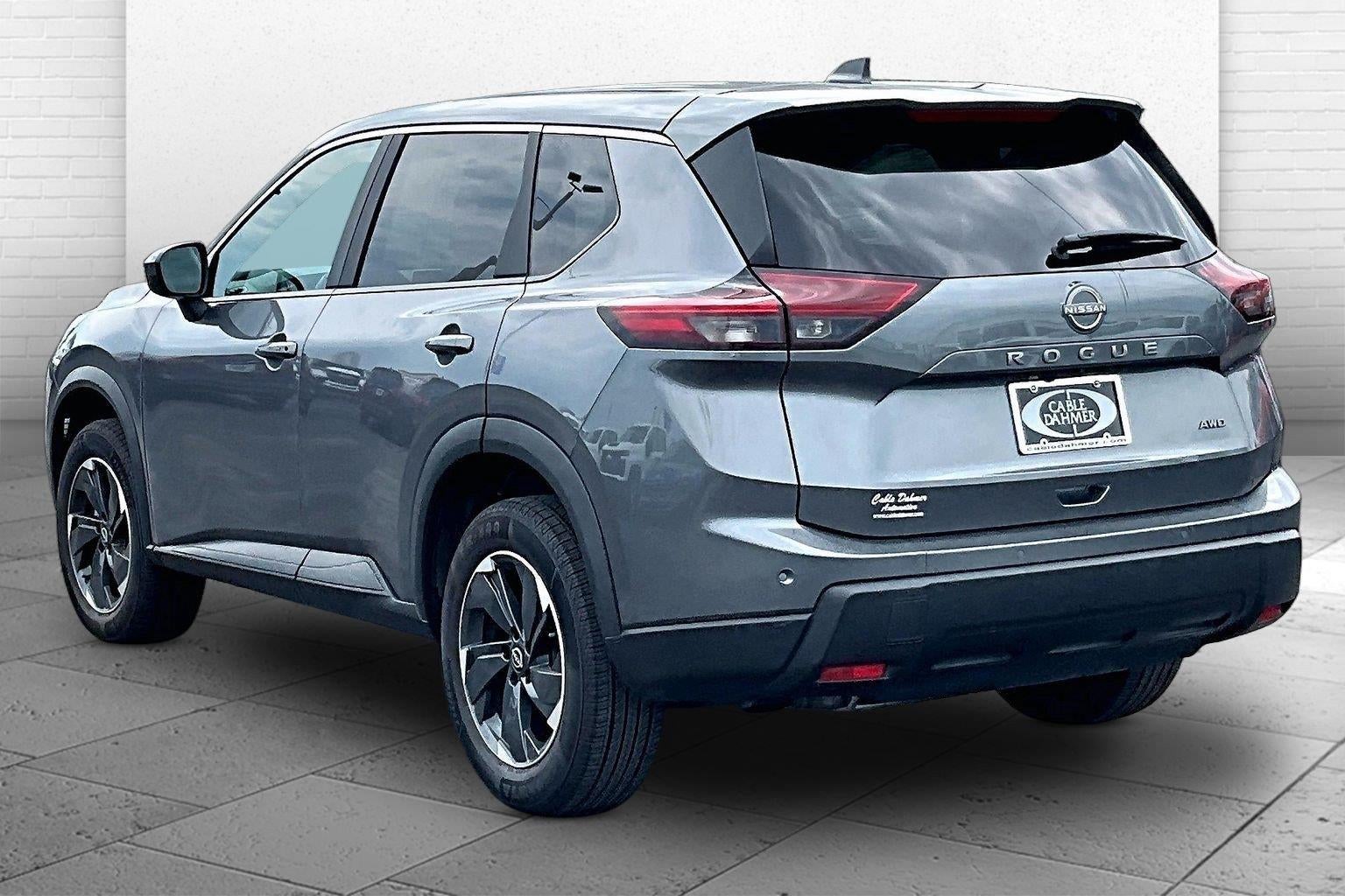 2025 Nissan Rogue SV - Photo 11