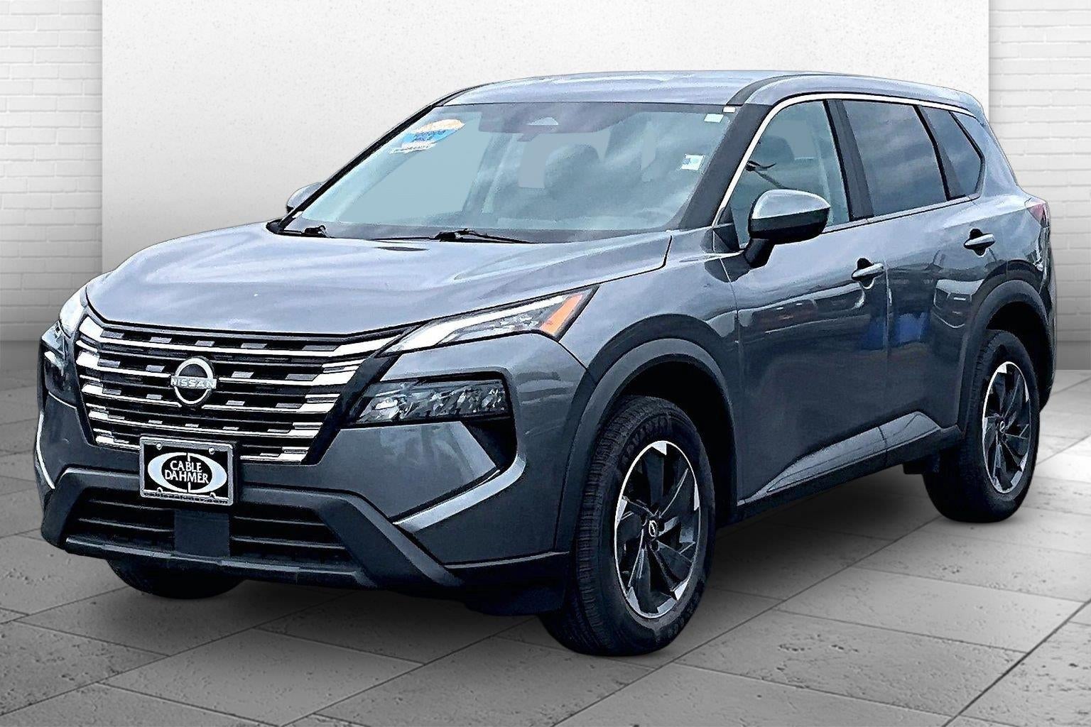 2025 Nissan Rogue SV - Photo 13