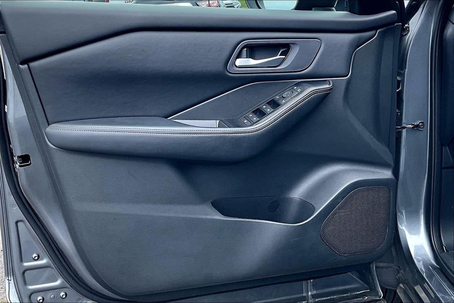 2025 Nissan Rogue SV - Photo 25