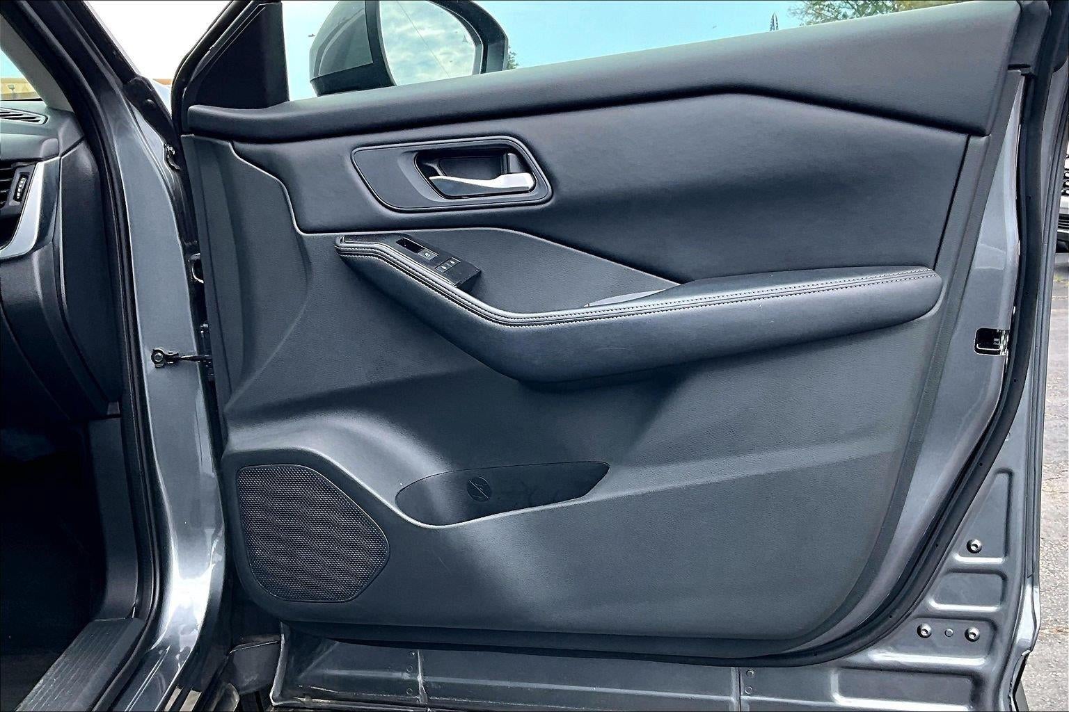 2025 Nissan Rogue SV - Photo 26