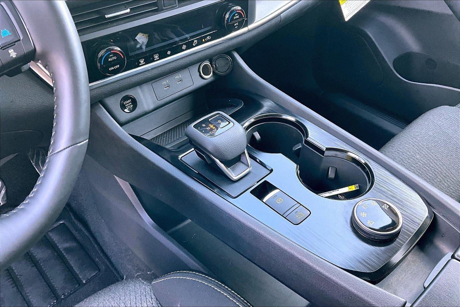 2025 Nissan Rogue SV