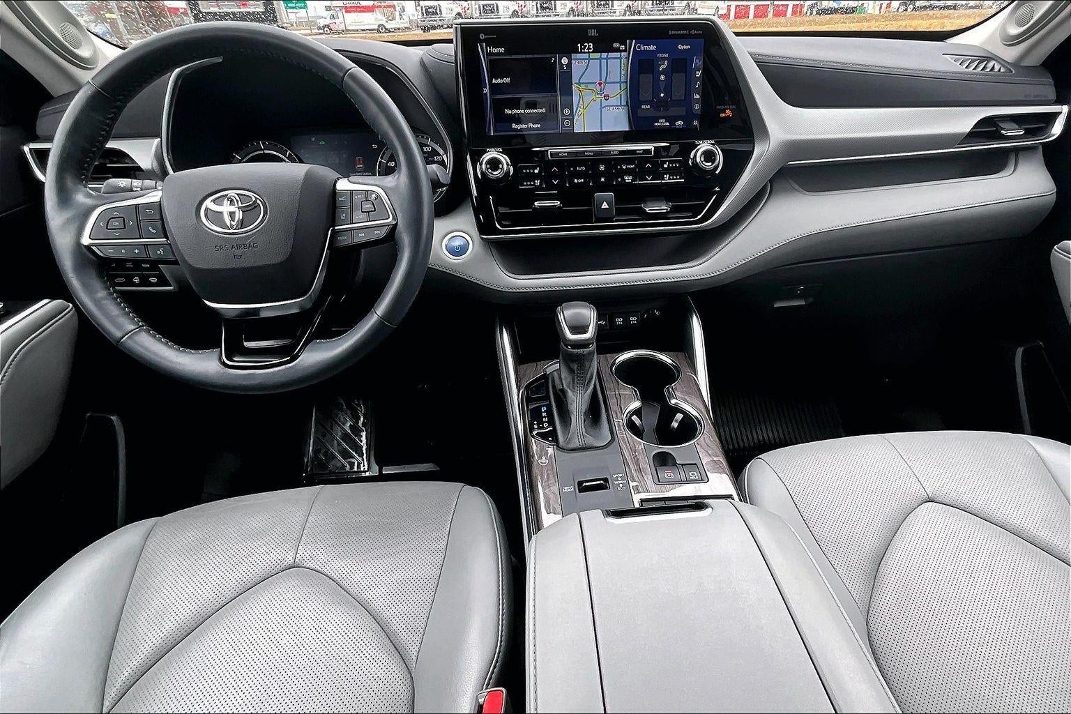 2021 Toyota Highlander Hybrid Platinum