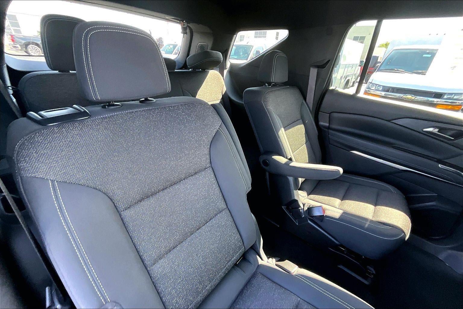 2024 Chevrolet Traverse LT