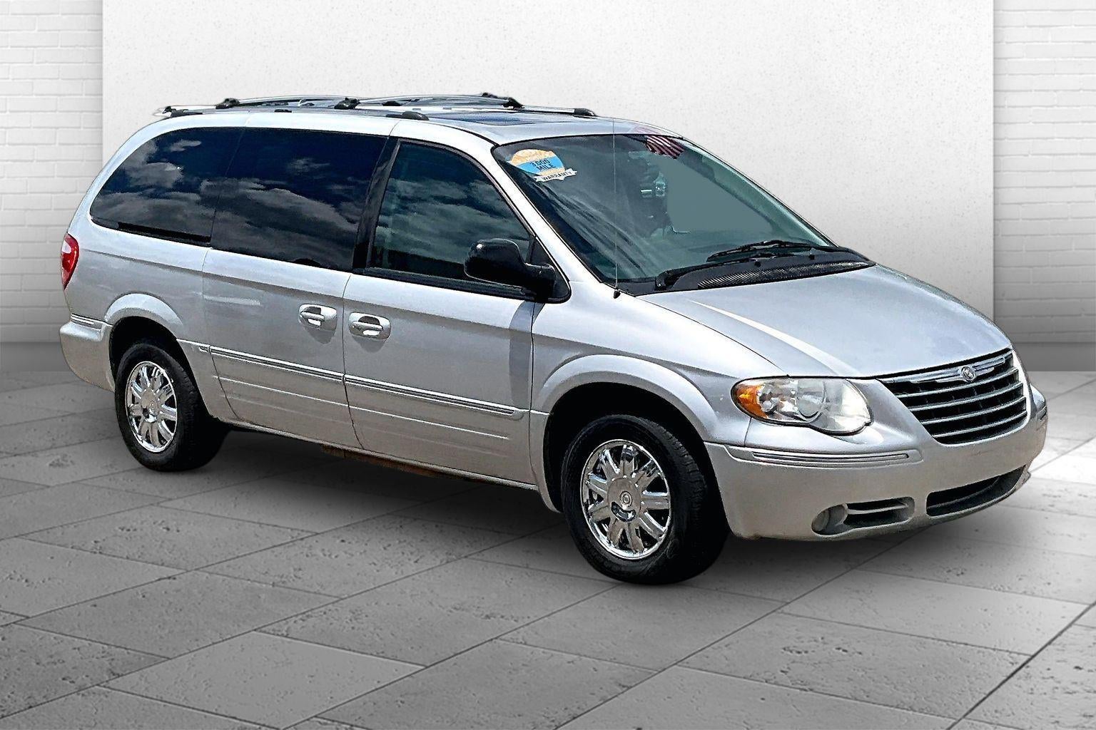 2005 Chrysler Town & Country Limited