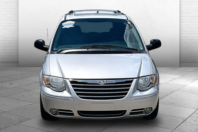 2005 Chrysler Town & Country Limited