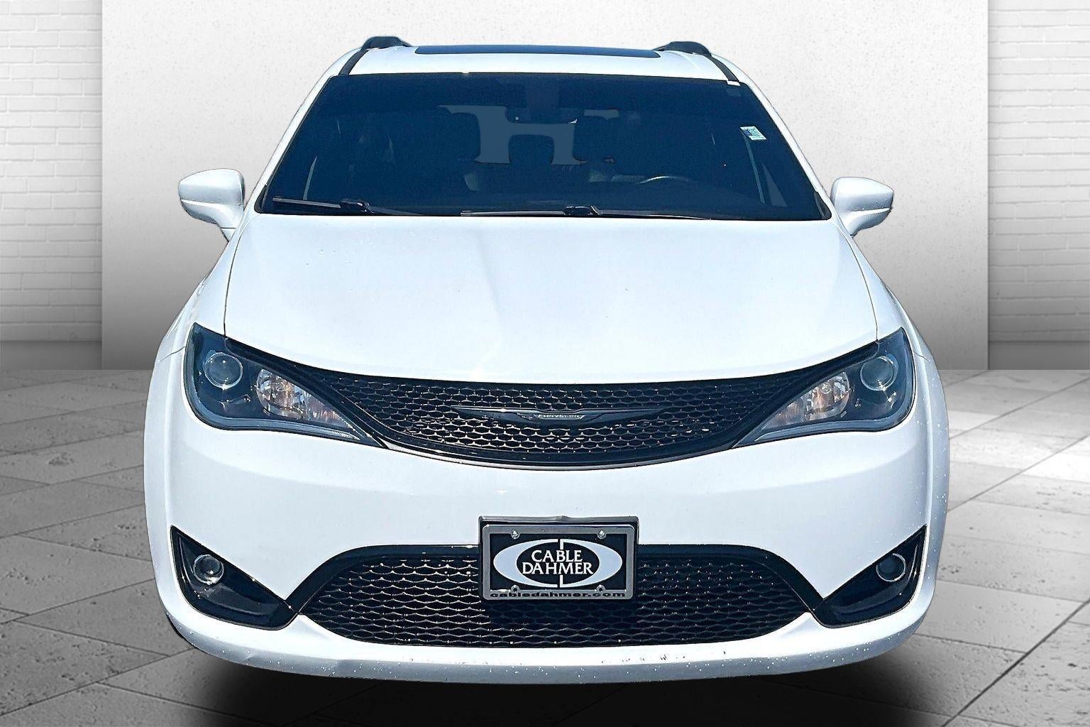 Used 2020 Chrysler Pacifica Touring L Plus with VIN 2C4RC1EG8LR117345 for sale in Kansas City