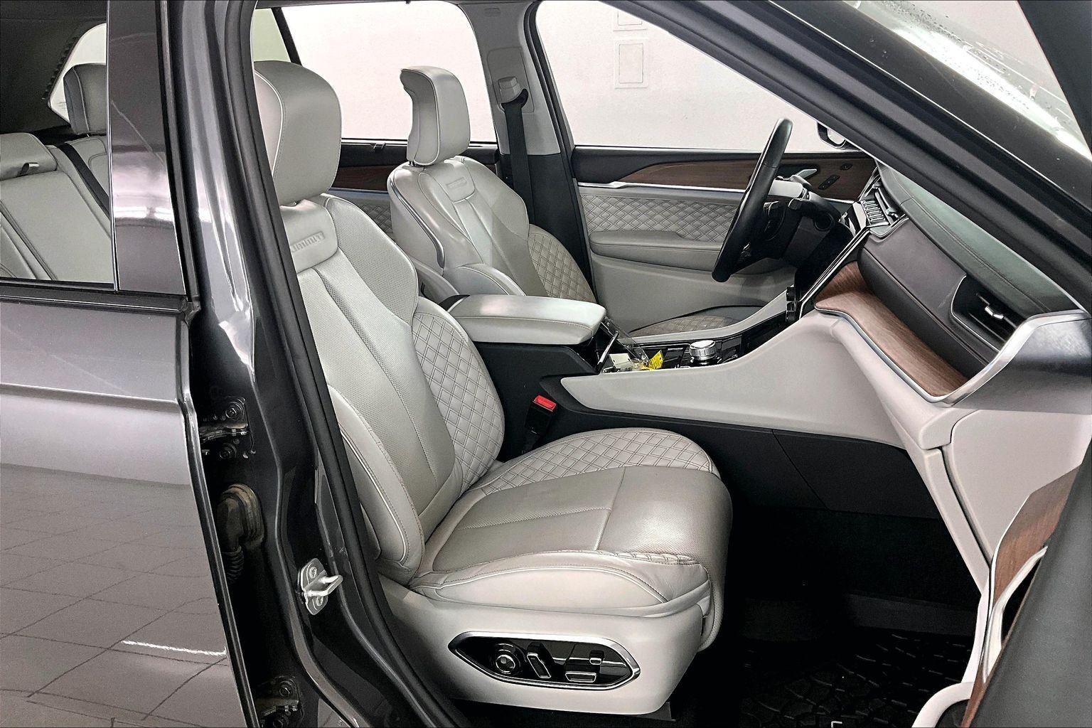 2022 Jeep Grand Cherokee Summit