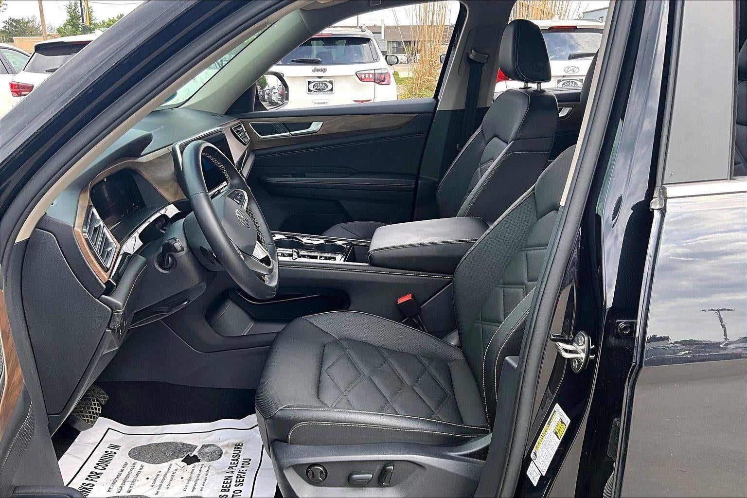 2025 Volkswagen Atlas 2.0T SE w/Technology