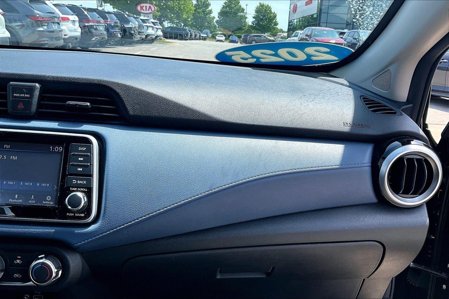 2025 Nissan Versa SV