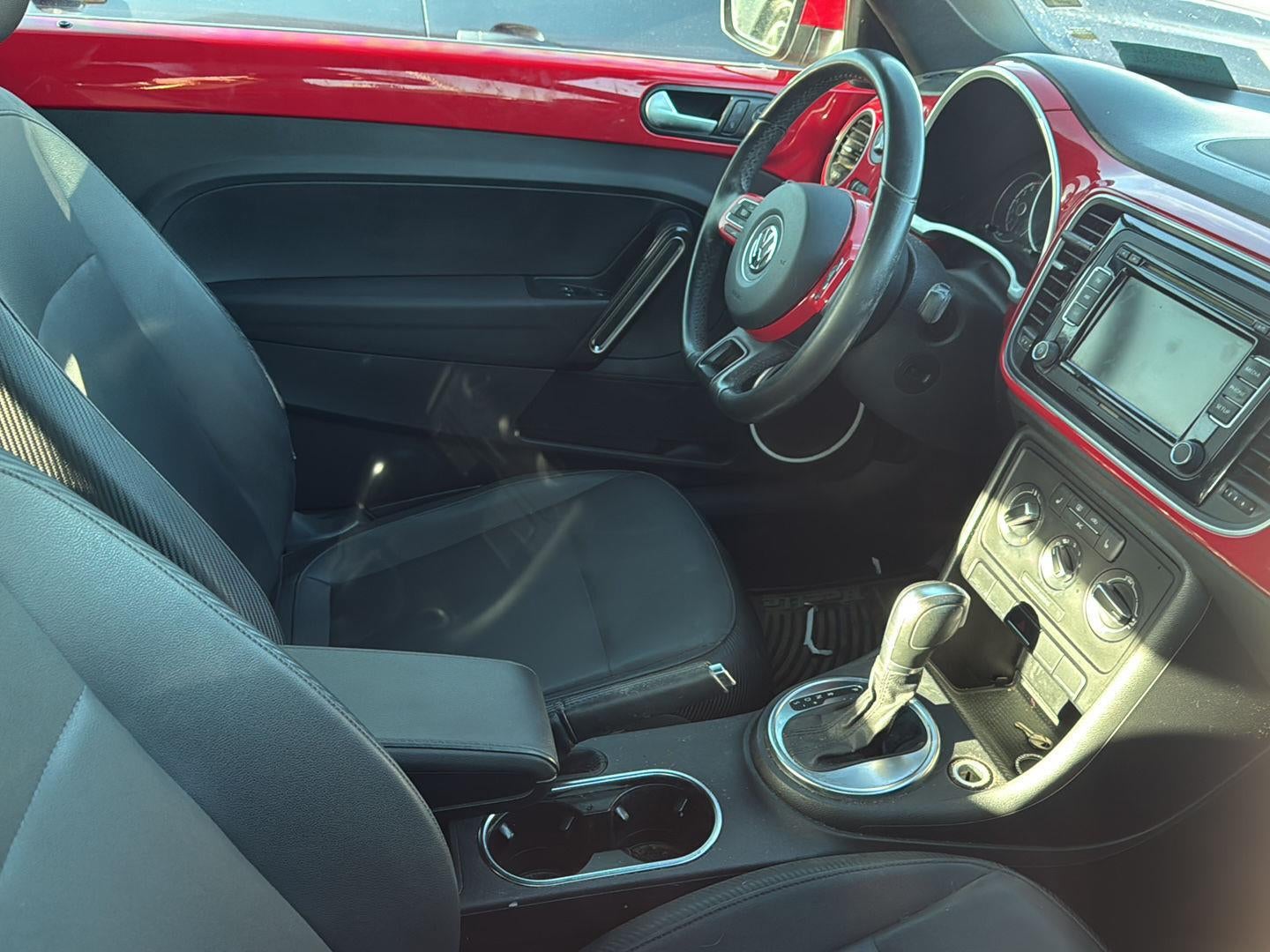 2015 Volkswagen Beetle Convertible 1.8T w/Tech