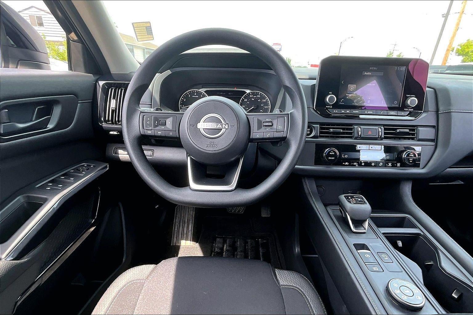 2025 Nissan Pathfinder S