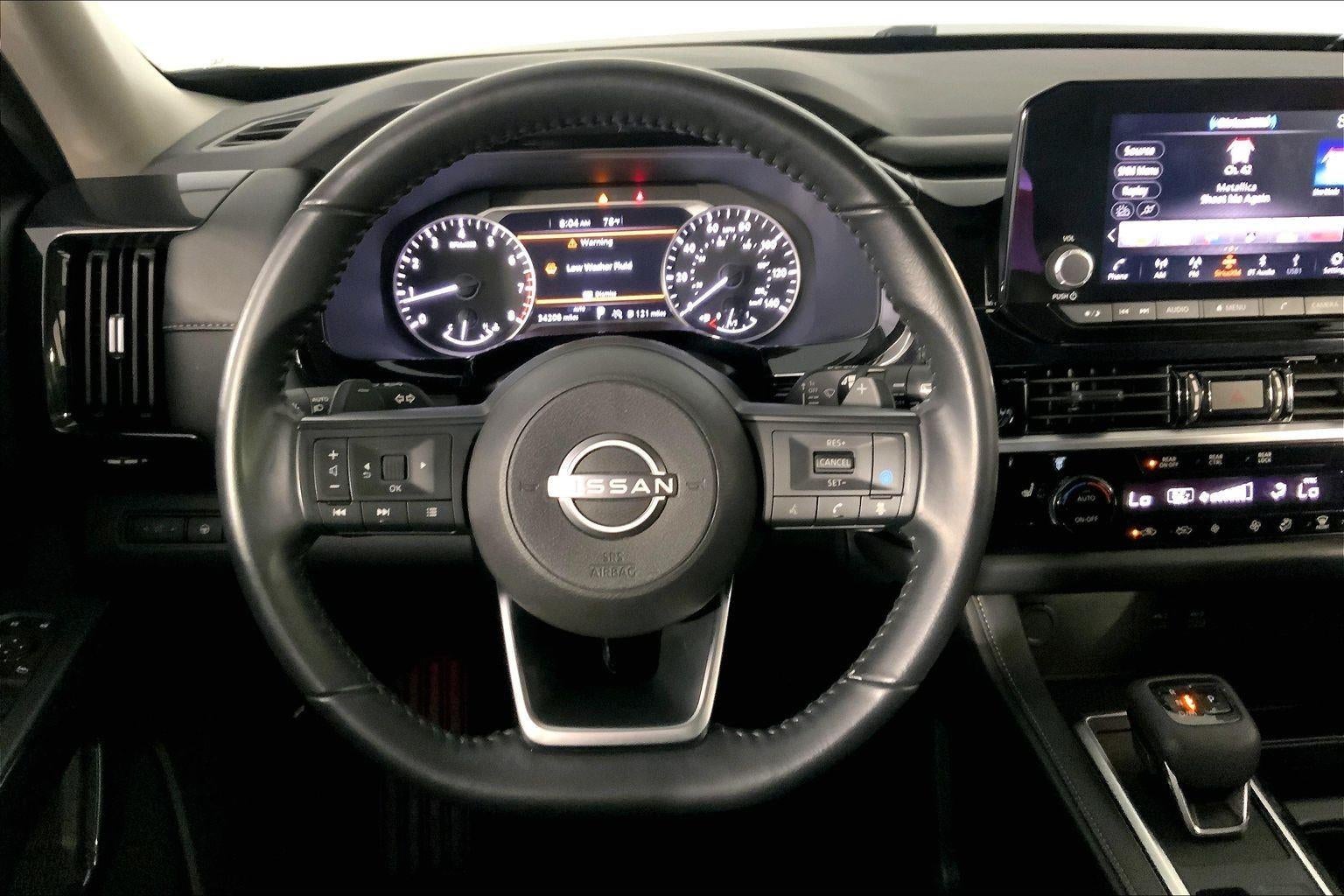 2025 Nissan Pathfinder SV