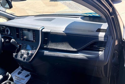 2018 Toyota Sienna SE Premium