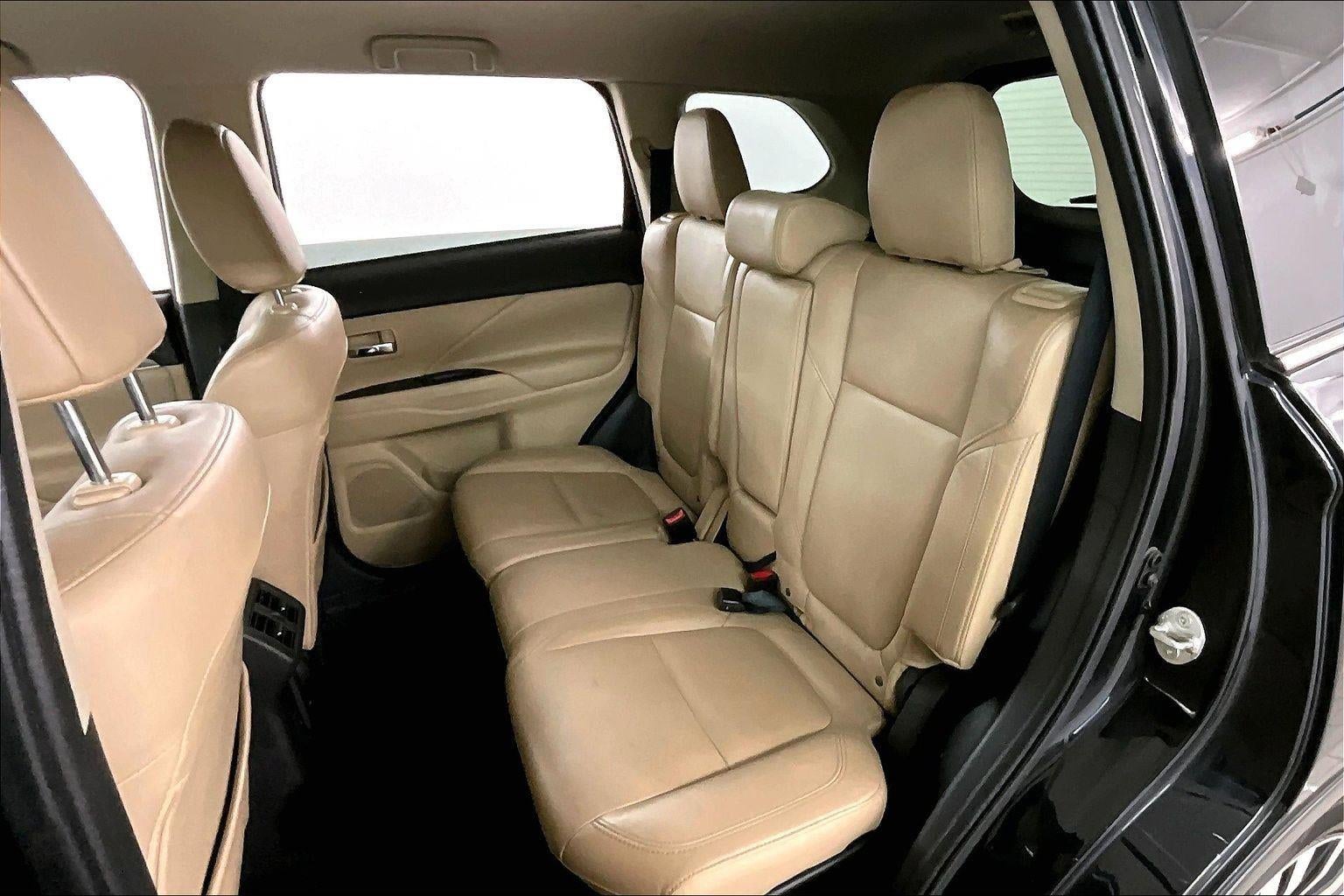 2020 Mitsubishi Outlander SE