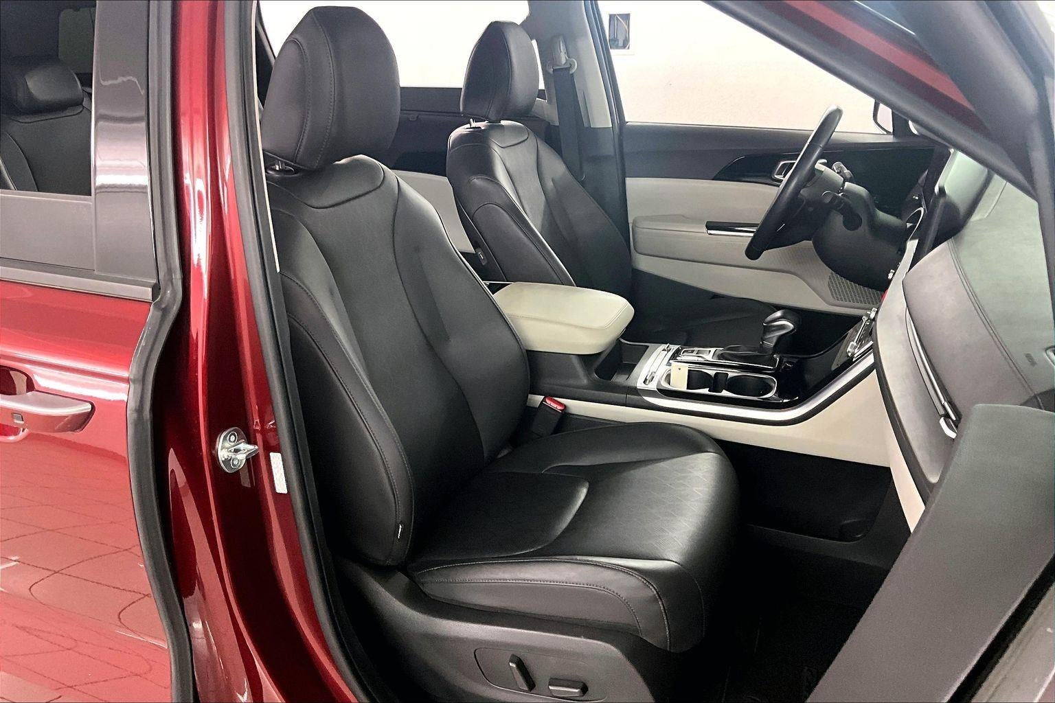 2023 Kia Carnival SX