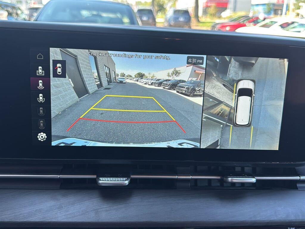 2024 Kia Carnival SX