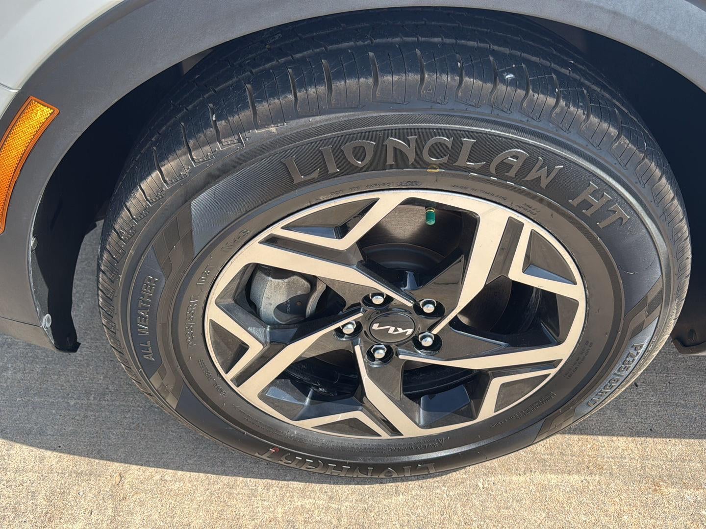 2024 Kia SPORTAGE LX