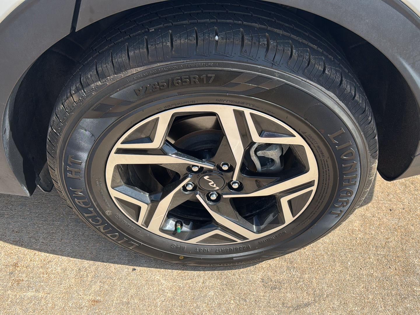 2024 Kia SPORTAGE LX