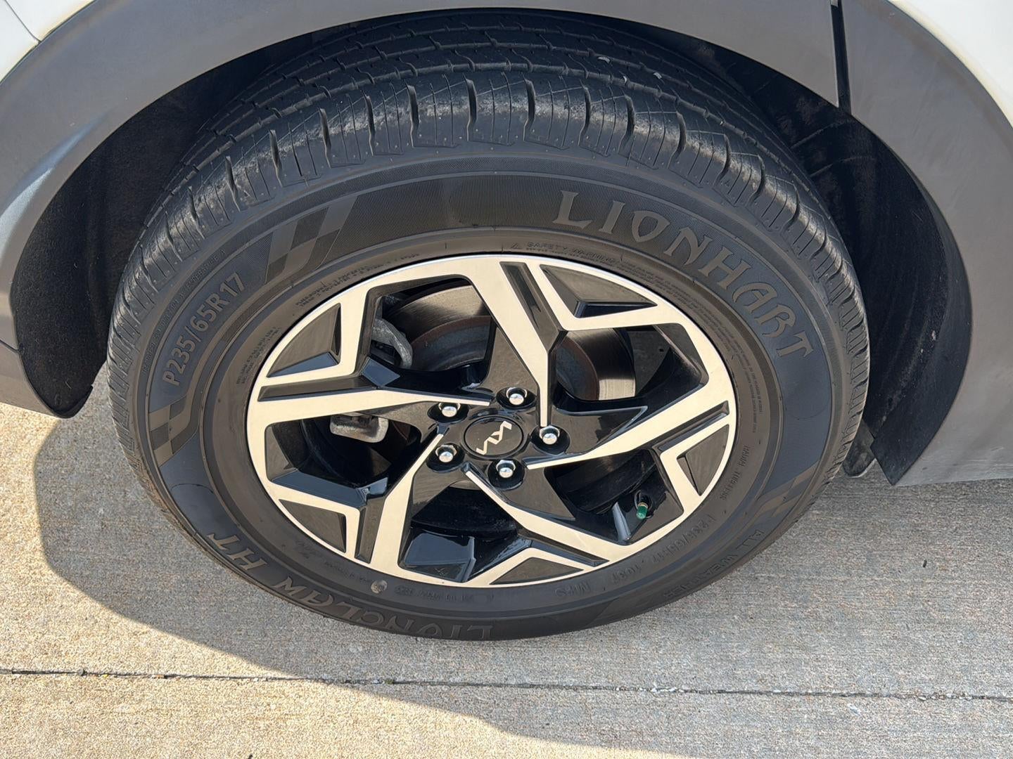 2024 Kia SPORTAGE LX
