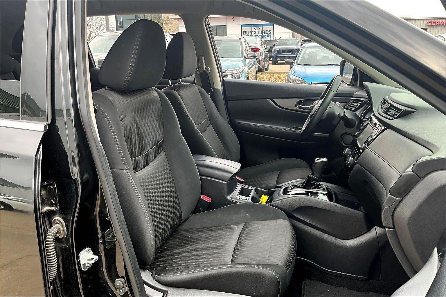 2017 Nissan Rogue SV