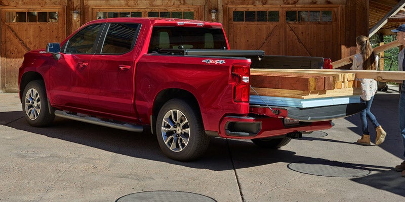 Used Chevy Silverado 2500 HD interior showing cab configuration and infotainment