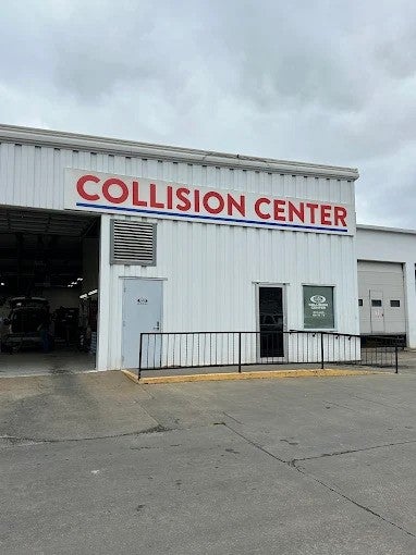 Cable Dahmer Chevrolet of Topeka Collision Center